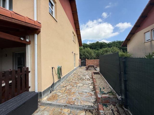 3 soveværelse Villa til salg i Viveda, Santillana del Mar - € 385.000 (Ref: 9173907)