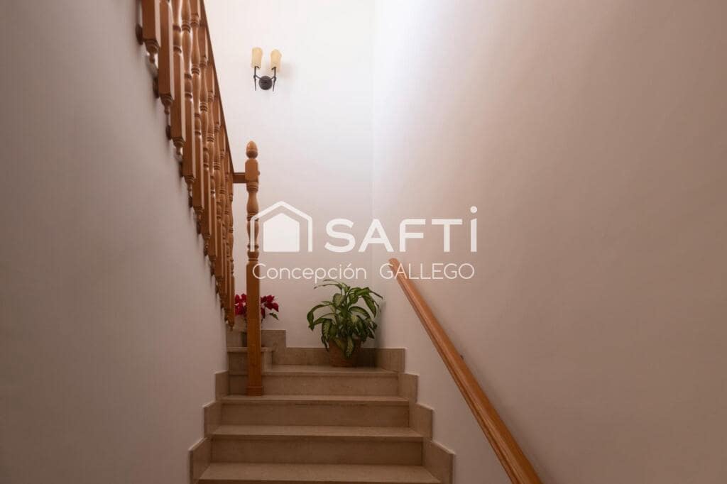 4 soveværelse Rækkehus til salg i Campo de Criptana med garage - € 290.000 (Ref: 9173957)