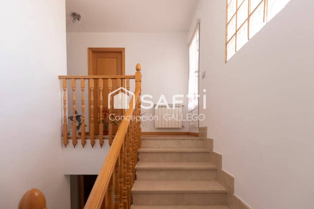 4 soveværelse Rækkehus til salg i Campo de Criptana med garage - € 290.000 (Ref: 9173957)