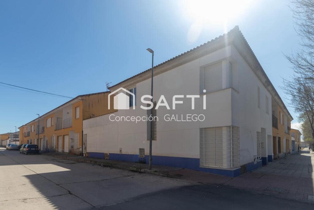 4 soveværelse Rækkehus til salg i Campo de Criptana med garage - € 290.000 (Ref: 9173957)