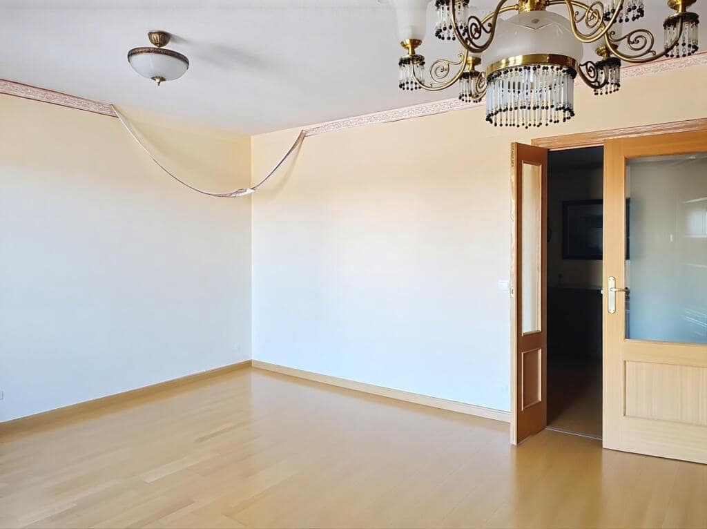 3 bedroom Apartment for sale in Ciudad Real city with garage - € 249,000 (Ref: 9173973)