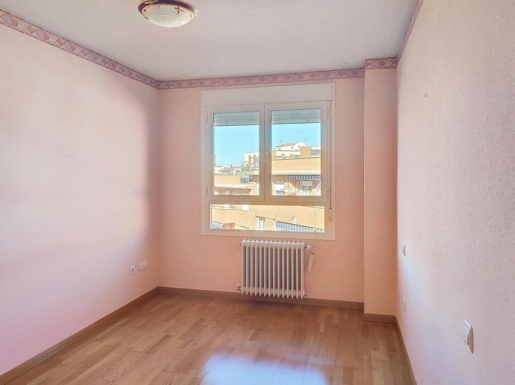 3 bedroom Apartment for sale in Ciudad Real city with garage - € 249,000 (Ref: 9173973)