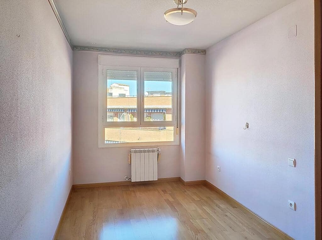 3 bedroom Apartment for sale in Ciudad Real city with garage - € 249,000 (Ref: 9173973)