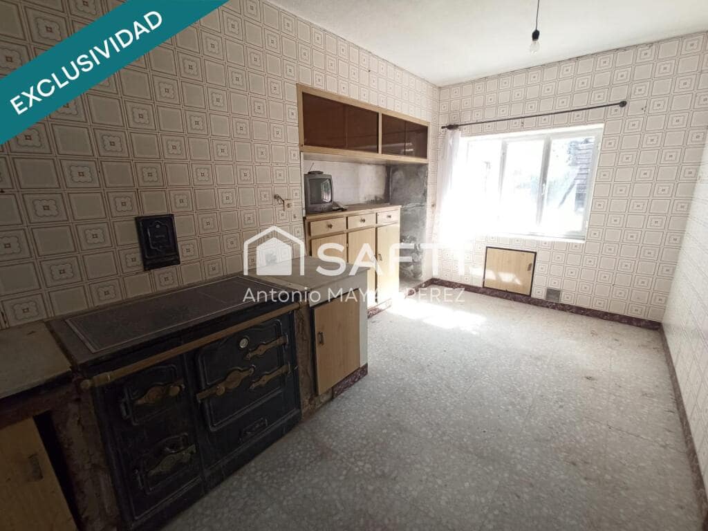 6 bedroom Finca/Country House for sale in Rianxo with garage - € 67,500 (Ref: 9173999)