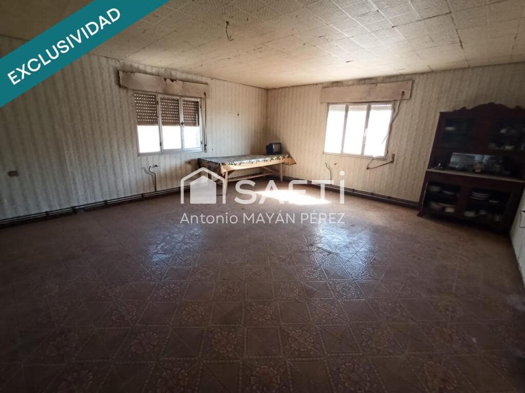 6 bedroom Finca/Country House for sale in Rianxo with garage - € 67,500 (Ref: 9173999)