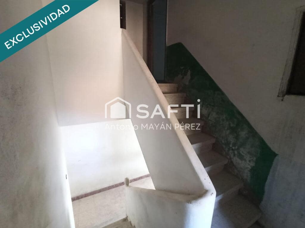 6 bedroom Finca/Country House for sale in Rianxo with garage - € 67,500 (Ref: 9173999)