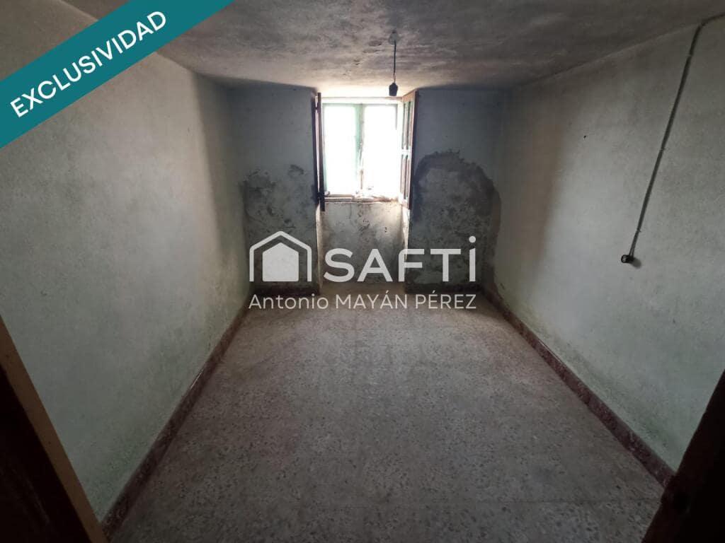 6 bedroom Finca/Country House for sale in Rianxo with garage - € 67,500 (Ref: 9173999)