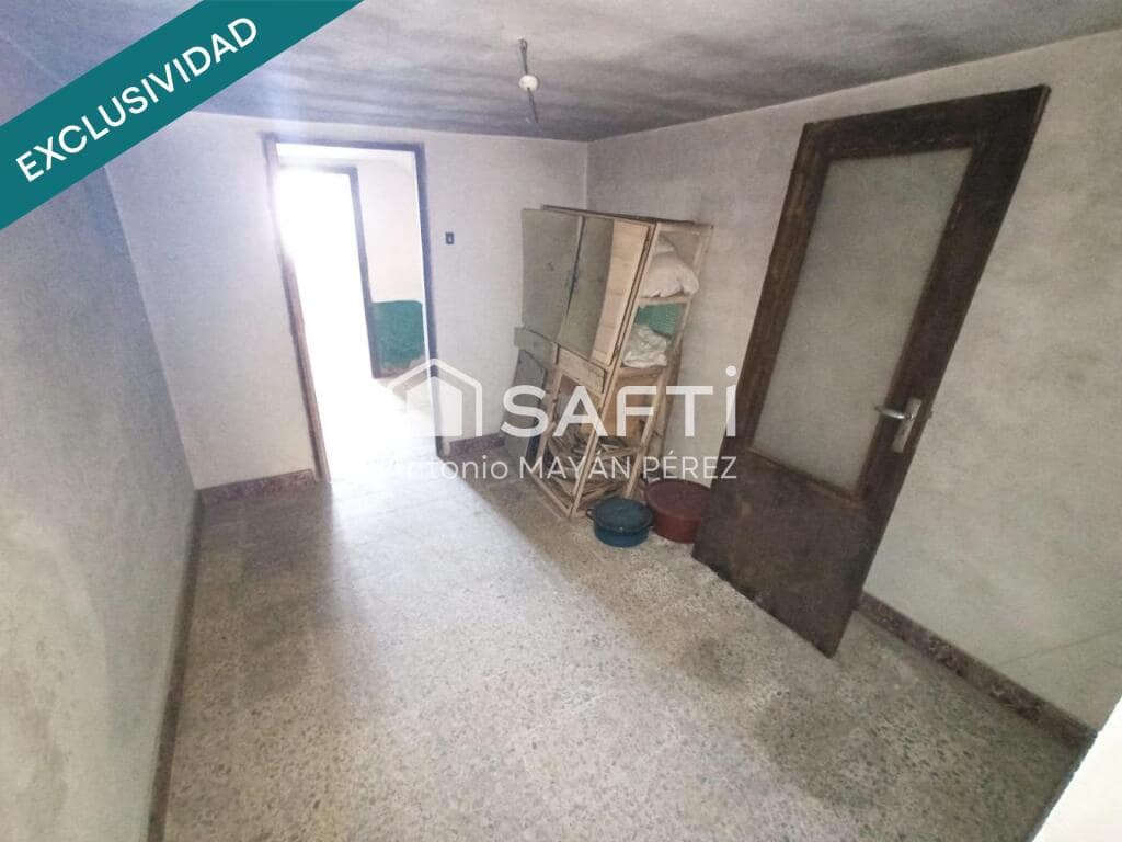 6 bedroom Finca/Country House for sale in Rianxo with garage - € 67,500 (Ref: 9173999)