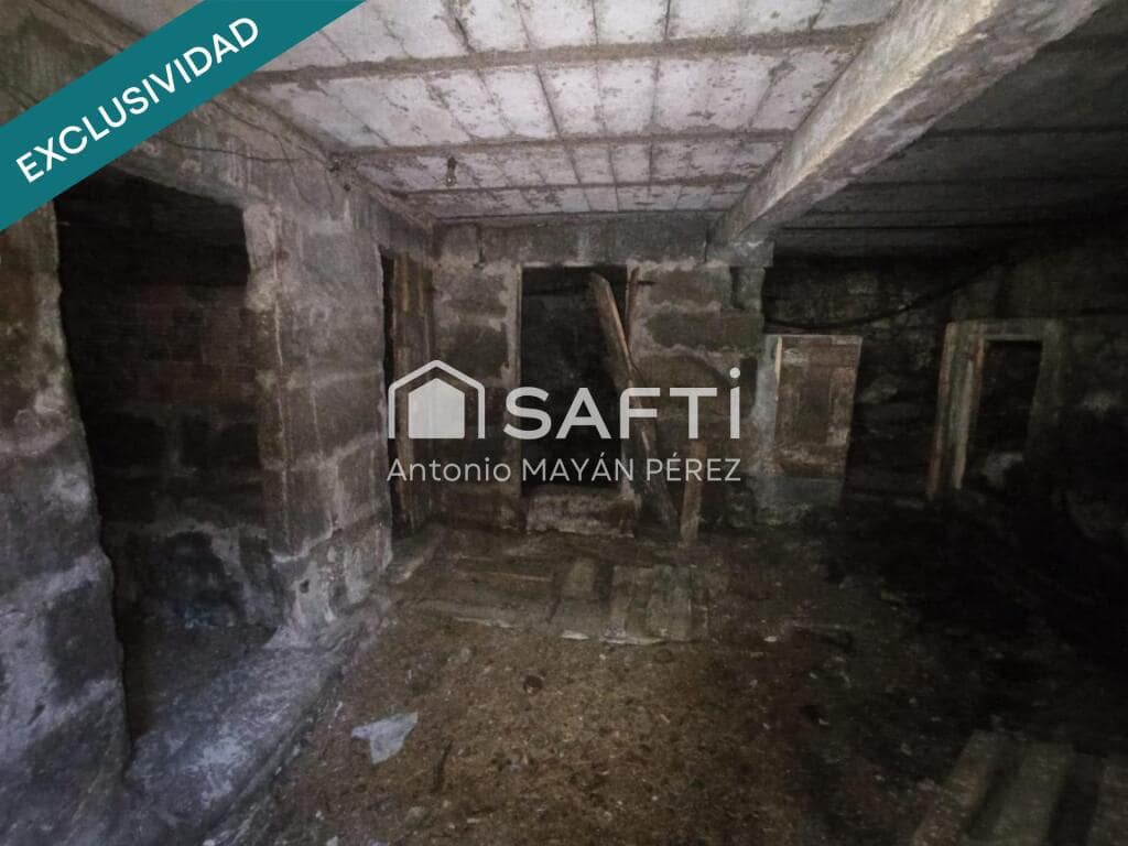 6 bedroom Finca/Country House for sale in Rianxo with garage - € 67,500 (Ref: 9173999)