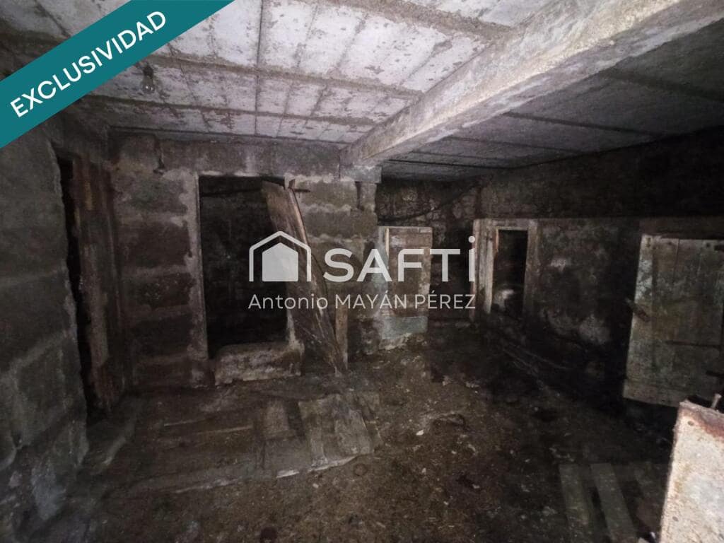 6 bedroom Finca/Country House for sale in Rianxo with garage - € 67,500 (Ref: 9173999)