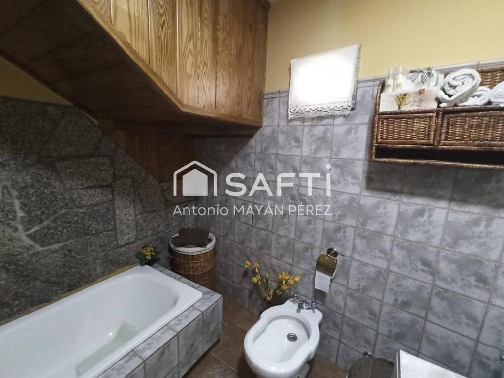 3 sypialnia Willa na sprzedaż w Ribeira z garażem - 300 000 € (Ref: 9174003)