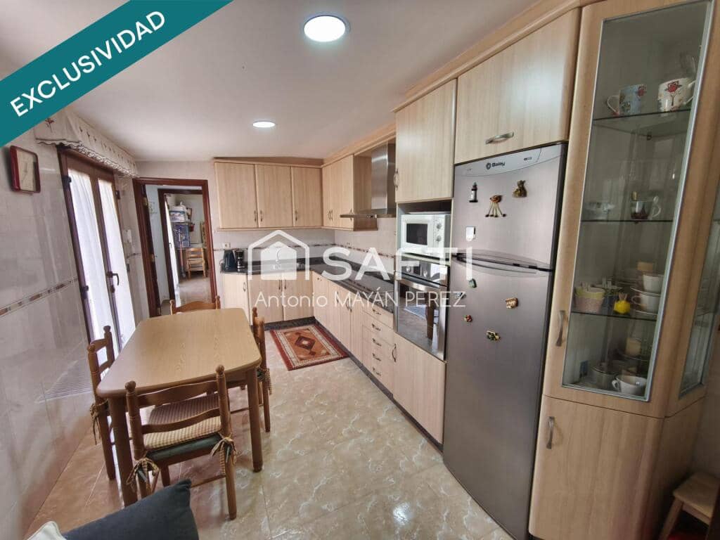 6 bedroom Villa for sale in Ribeira with garage - € 829,000 (Ref: 9174004)