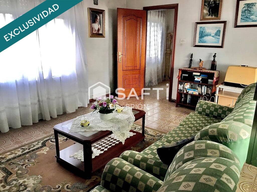 4 bedroom Terraced Villa for sale in Ribeira with garage - € 112,000 (Ref: 9174013)