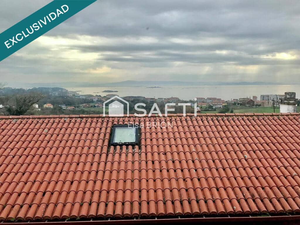 4 bedroom Terraced Villa for sale in Ribeira with garage - € 112,000 (Ref: 9174013)