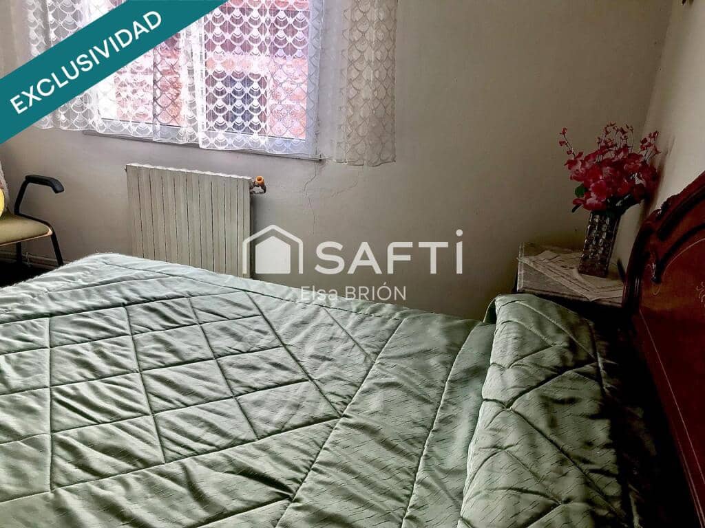 4 bedroom Terraced Villa for sale in Ribeira with garage - € 112,000 (Ref: 9174013)