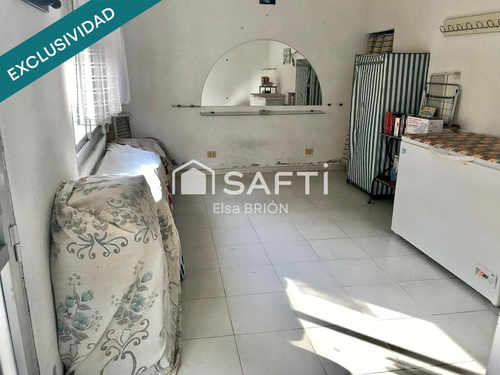 4 bedroom Terraced Villa for sale in Ribeira with garage - € 112,000 (Ref: 9174013)