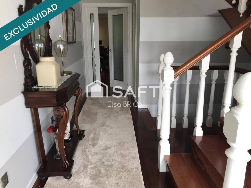 5 soveværelse Rækkehus til salg i Santiago de Compostela med swimmingpool garage - € 535.000 (Ref: 9174020)