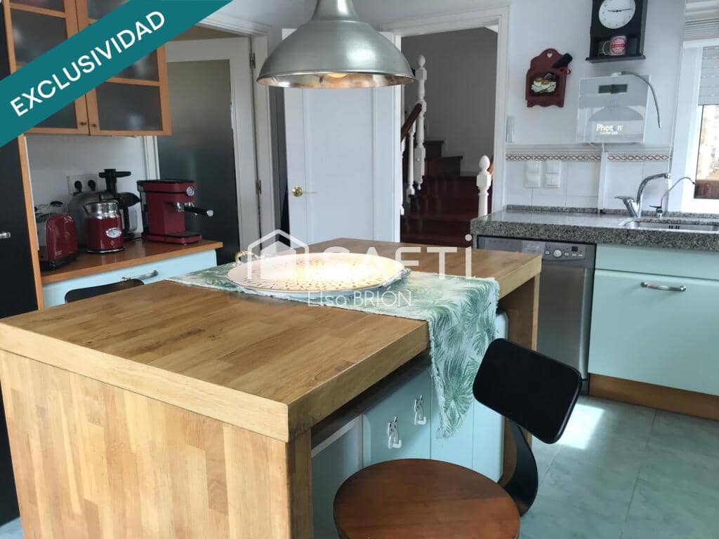 5 soveværelse Rækkehus til salg i Santiago de Compostela med swimmingpool garage - € 535.000 (Ref: 9174020)