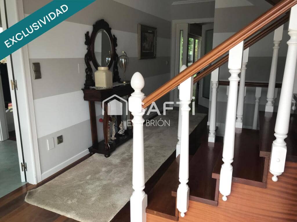 5 soveværelse Rækkehus til salg i Santiago de Compostela med swimmingpool garage - € 535.000 (Ref: 9174020)