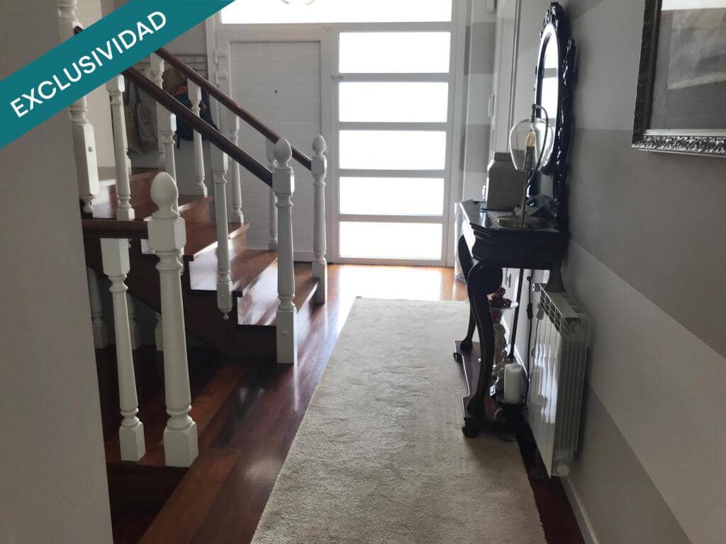 5 soveværelse Rækkehus til salg i Santiago de Compostela med swimmingpool garage - € 535.000 (Ref: 9174020)