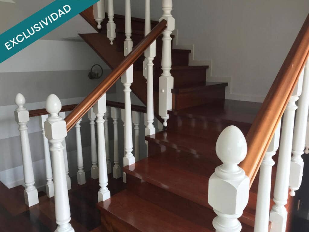 5 soveværelse Rækkehus til salg i Santiago de Compostela med swimmingpool garage - € 535.000 (Ref: 9174020)