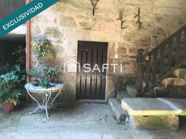 5 bedroom Finca/Country House for sale in Rois with pool - € 370,000 (Ref: 9174024)