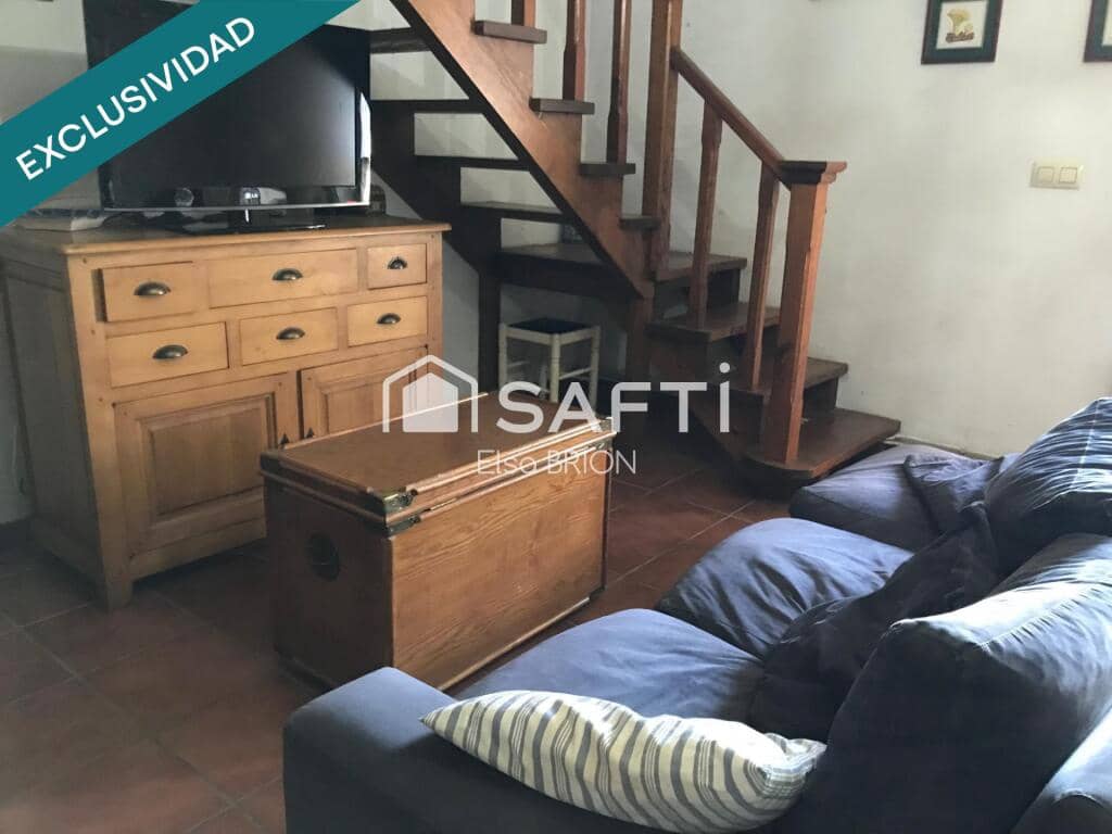 5 bedroom Finca/Country House for sale in Rois with pool - € 370,000 (Ref: 9174024)