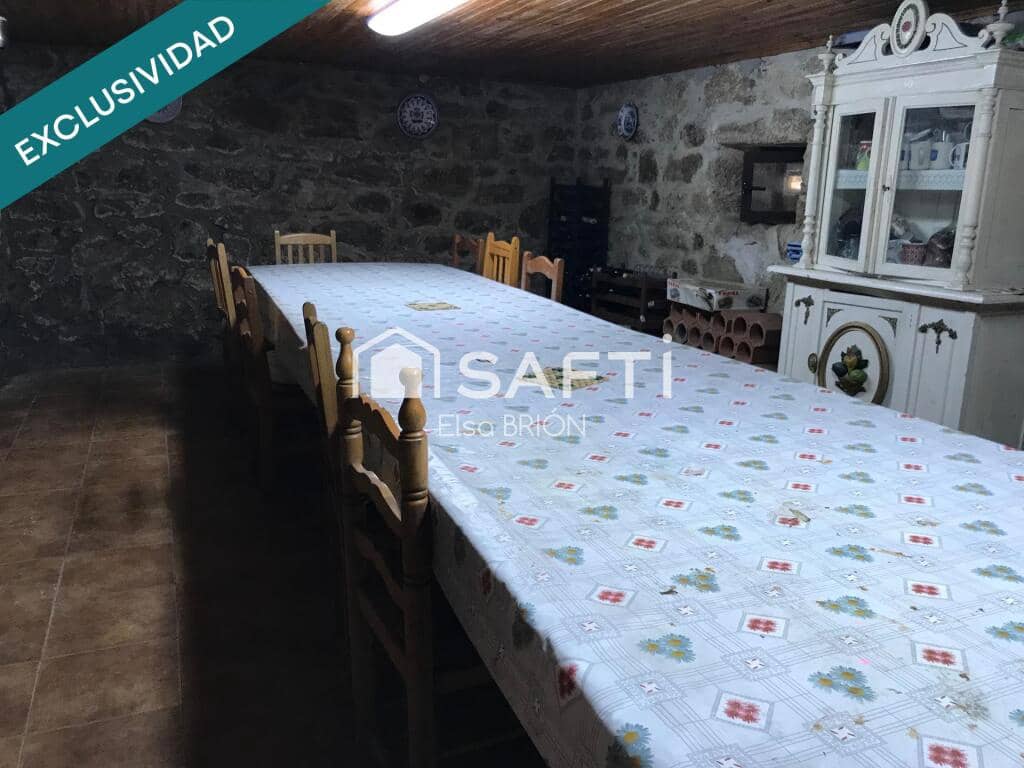 5 bedroom Finca/Country House for sale in Rois with pool - € 370,000 (Ref: 9174024)