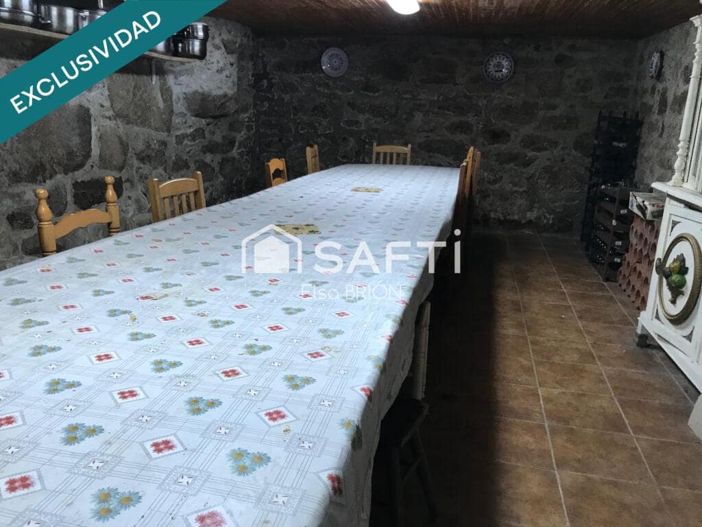 5 bedroom Finca/Country House for sale in Rois with pool - € 370,000 (Ref: 9174024)