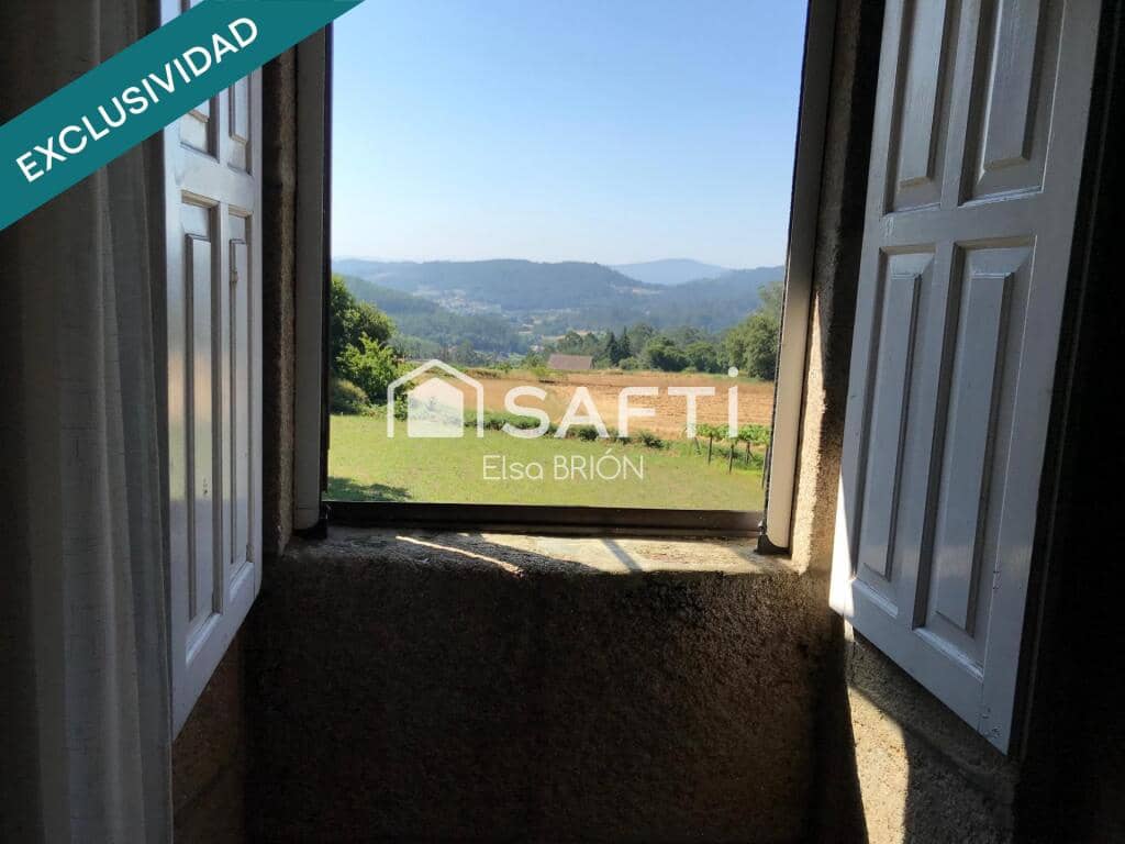 5 bedroom Finca/Country House for sale in Rois with pool - € 370,000 (Ref: 9174024)