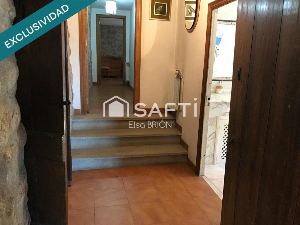 5 bedroom Finca/Country House for sale in Rois with pool - € 370,000 (Ref: 9174024)