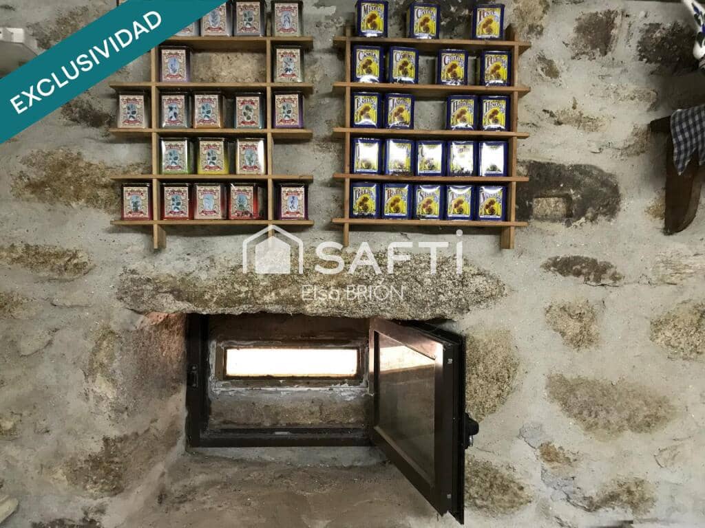 5 bedroom Finca/Country House for sale in Rois with pool - € 370,000 (Ref: 9174024)