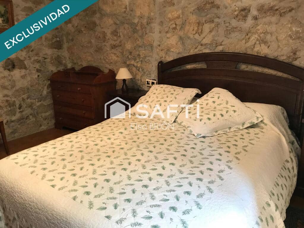 5 bedroom Finca/Country House for sale in Rois with pool - € 370,000 (Ref: 9174024)