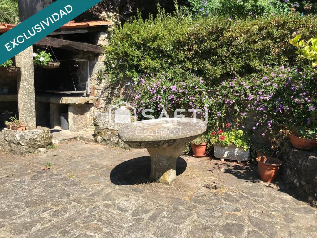 5 bedroom Finca/Country House for sale in Rois with pool - € 370,000 (Ref: 9174024)