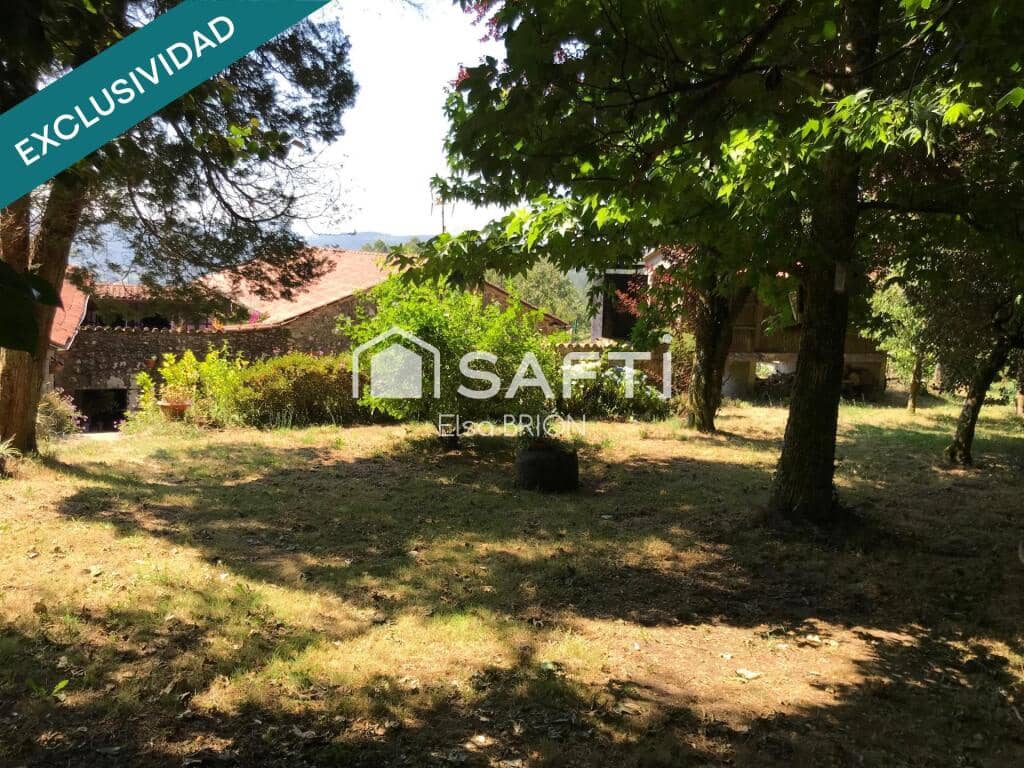 5 bedroom Finca/Country House for sale in Rois with pool - € 370,000 (Ref: 9174024)