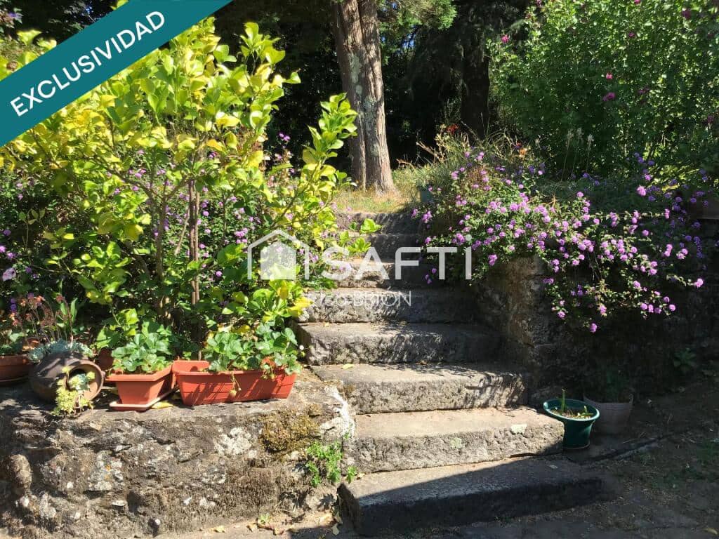 5 bedroom Finca/Country House for sale in Rois with pool - € 370,000 (Ref: 9174024)