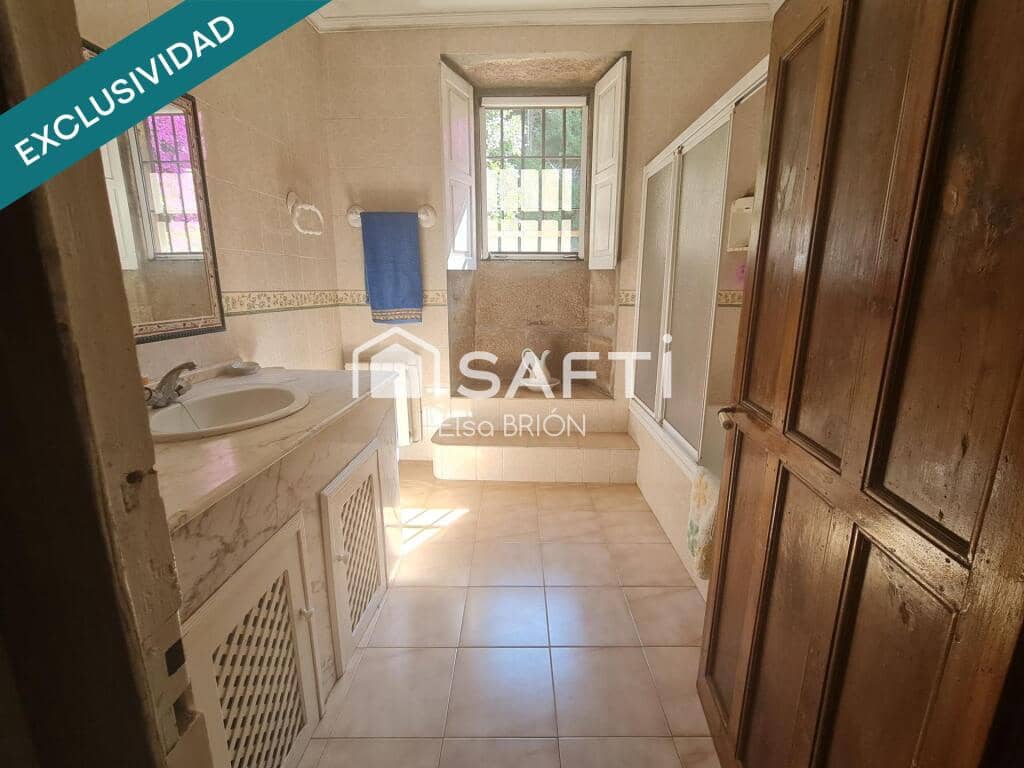 5 bedroom Finca/Country House for sale in Rois with pool - € 370,000 (Ref: 9174024)