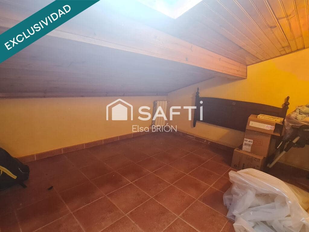 5 bedroom Finca/Country House for sale in Rois with pool - € 370,000 (Ref: 9174024)