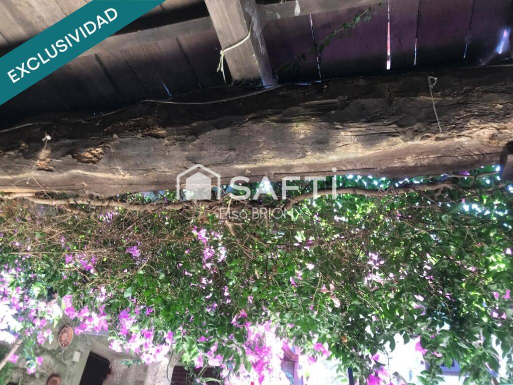 5 bedroom Finca/Country House for sale in Rois with pool - € 370,000 (Ref: 9174024)