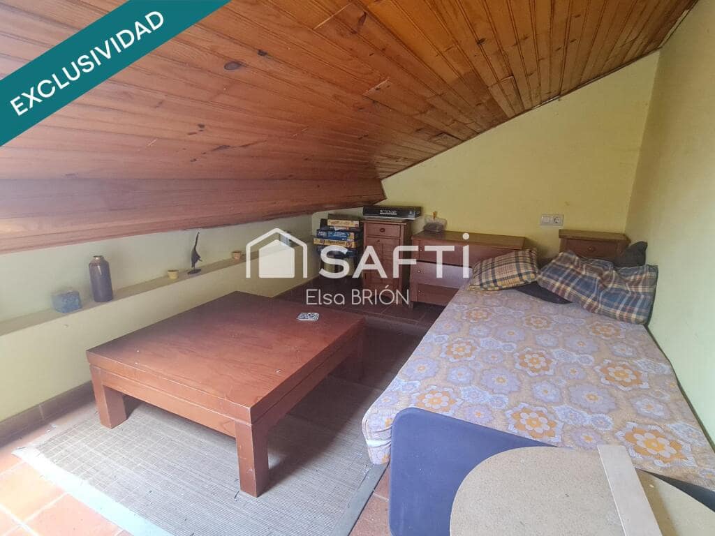 5 bedroom Finca/Country House for sale in Rois with pool - € 370,000 (Ref: 9174024)