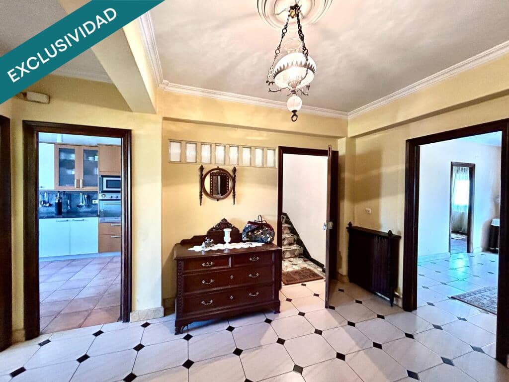 10 sypialnia Willa na sprzedaż w Santiago de Compostela z garażem - 430 000 € (Ref: 9174028)