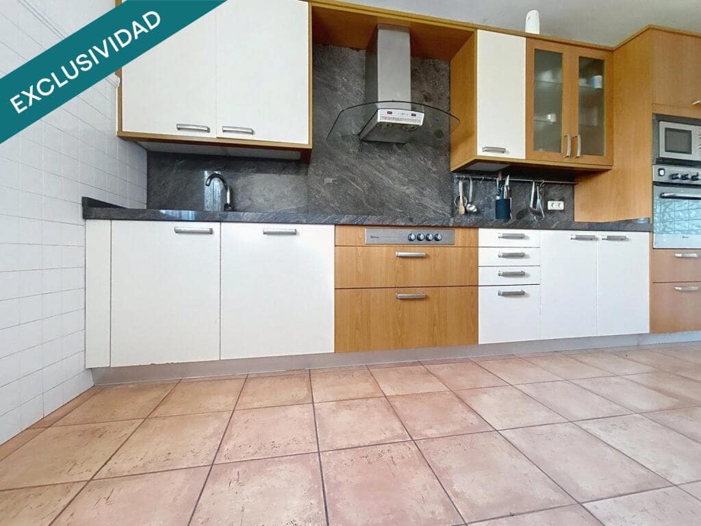 10 sypialnia Willa na sprzedaż w Santiago de Compostela z garażem - 430 000 € (Ref: 9174028)