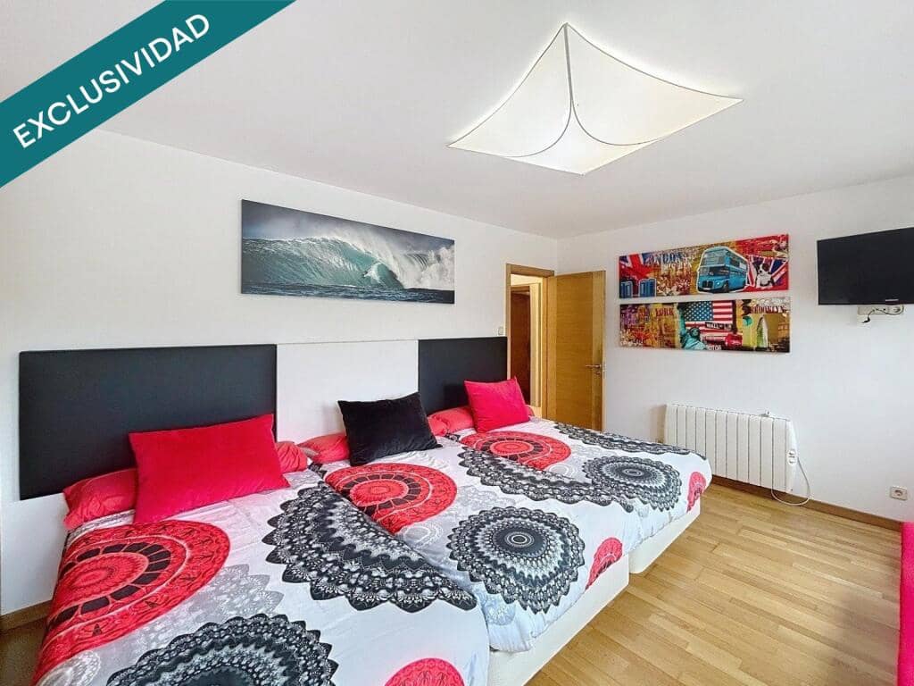 3 bedroom Flat for sale in Cangas with garage - € 395,000 (Ref: 9174032)