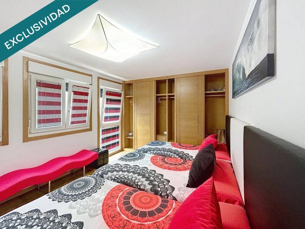 3 bedroom Flat for sale in Cangas with garage - € 395,000 (Ref: 9174032)