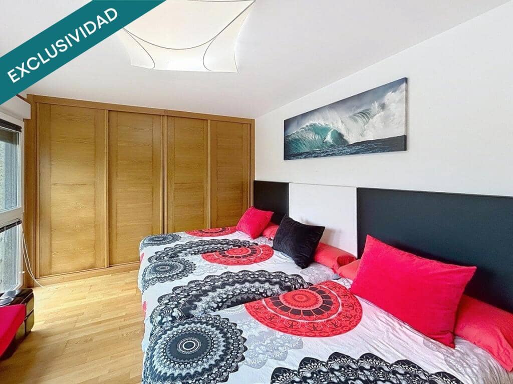 3 bedroom Flat for sale in Cangas with garage - € 395,000 (Ref: 9174032)