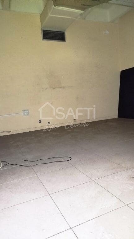 Komercyjne do wynajęcia w Santiago de Compostela - 590 € (Ref: 9174035)