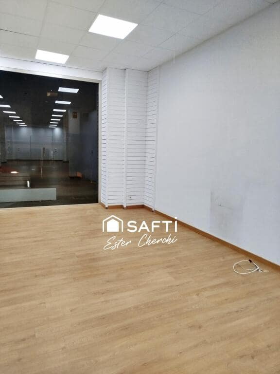 Commercial for rent in Ames - € 2,200 (Ref: 9174037)