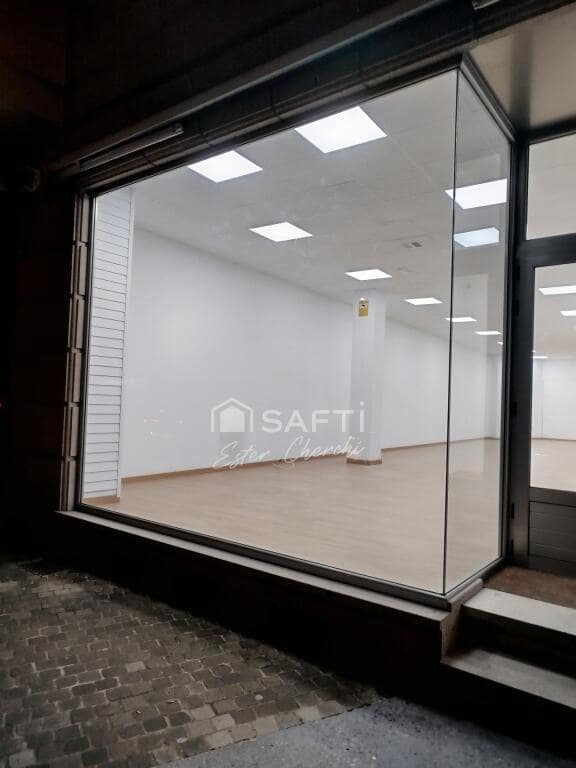 Commercial for rent in Ames - € 2,200 (Ref: 9174037)