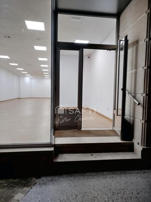 Commercial for rent in Ames - € 2,200 (Ref: 9174037)