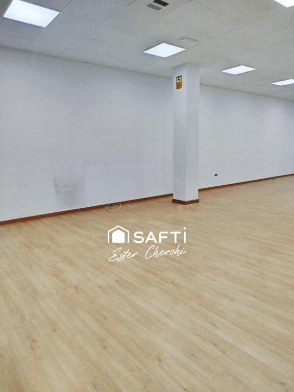 Commercial for rent in Ames - € 2,200 (Ref: 9174037)